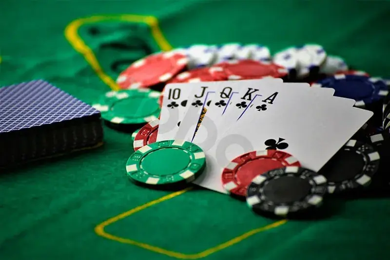 Bruce Bet Poker